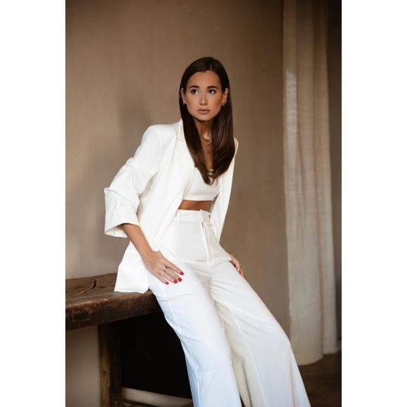 Danielle Bernstein Jackets & Blazers - Hurry last day ❗Danielle Bernstein white blazer